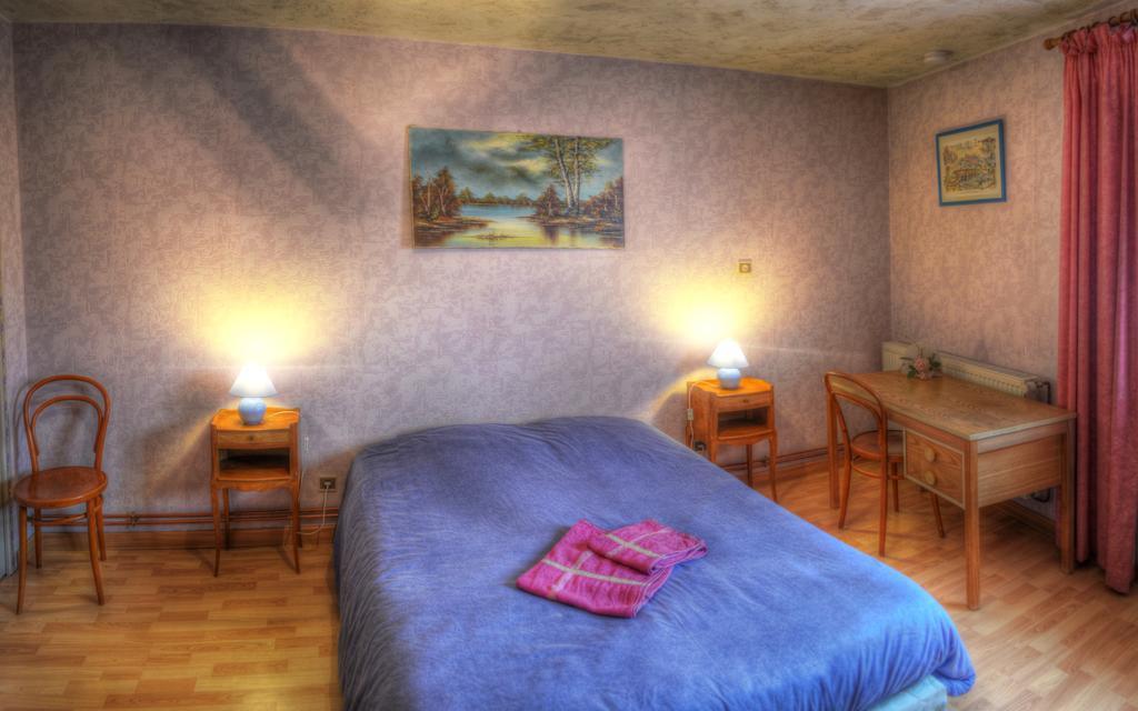 La Ferme Des 3 Suissesses Bed and Breakfast Saint-Paul  Rum bild