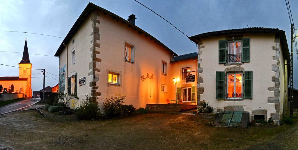 La Ferme Des 3 Suissesses Bed and Breakfast Saint-Paul  Exteriör bild
