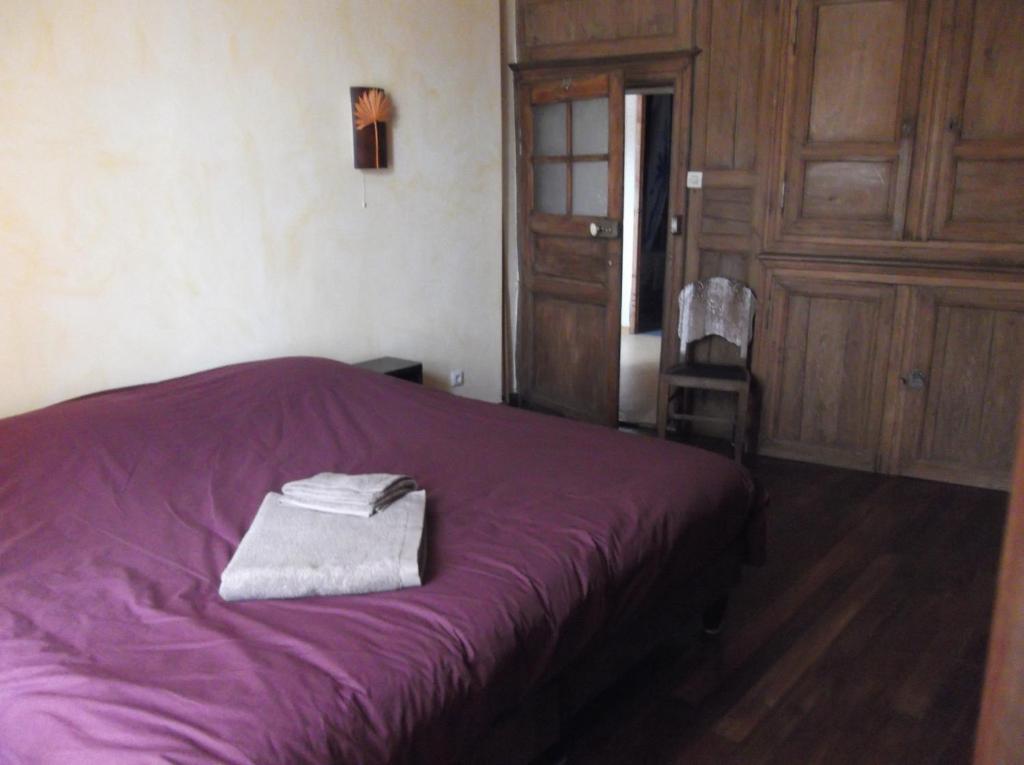 La Ferme Des 3 Suissesses Bed and Breakfast Saint-Paul  Rum bild